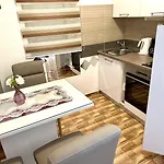 شقة فندقية Valentina زادار