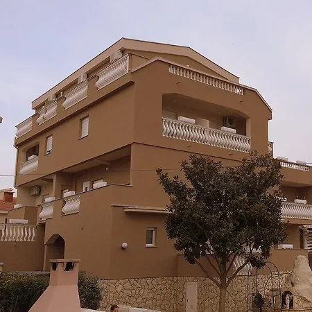 Aparthotel Valentina 3*