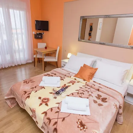 Valentina 3*