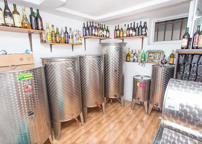 מלון דירות Valentina 3*