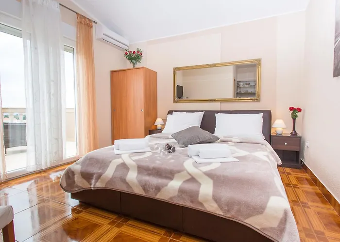 מלון דירות Valentina זאדאר