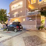 瓦伦缇纳别墅酒店 扎达尔