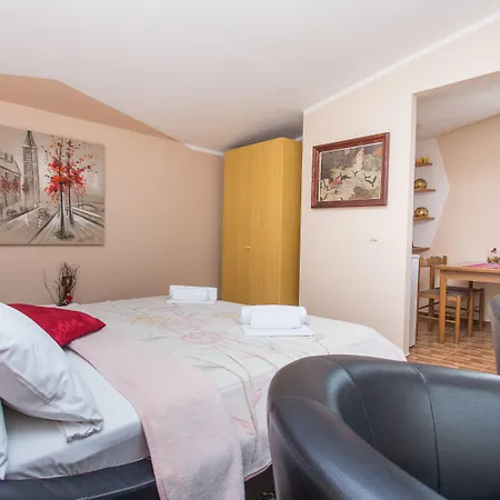 Valentina Aparthotel 3*