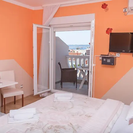 Lägenhetshotell Valentina 3*